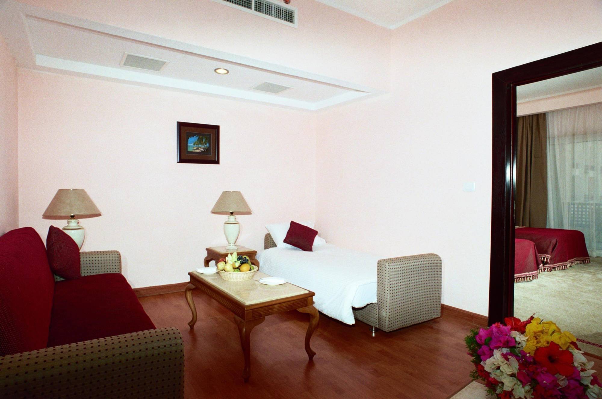 Golden 5 Sapphire Suites Hotel Хургада Экстерьер фото